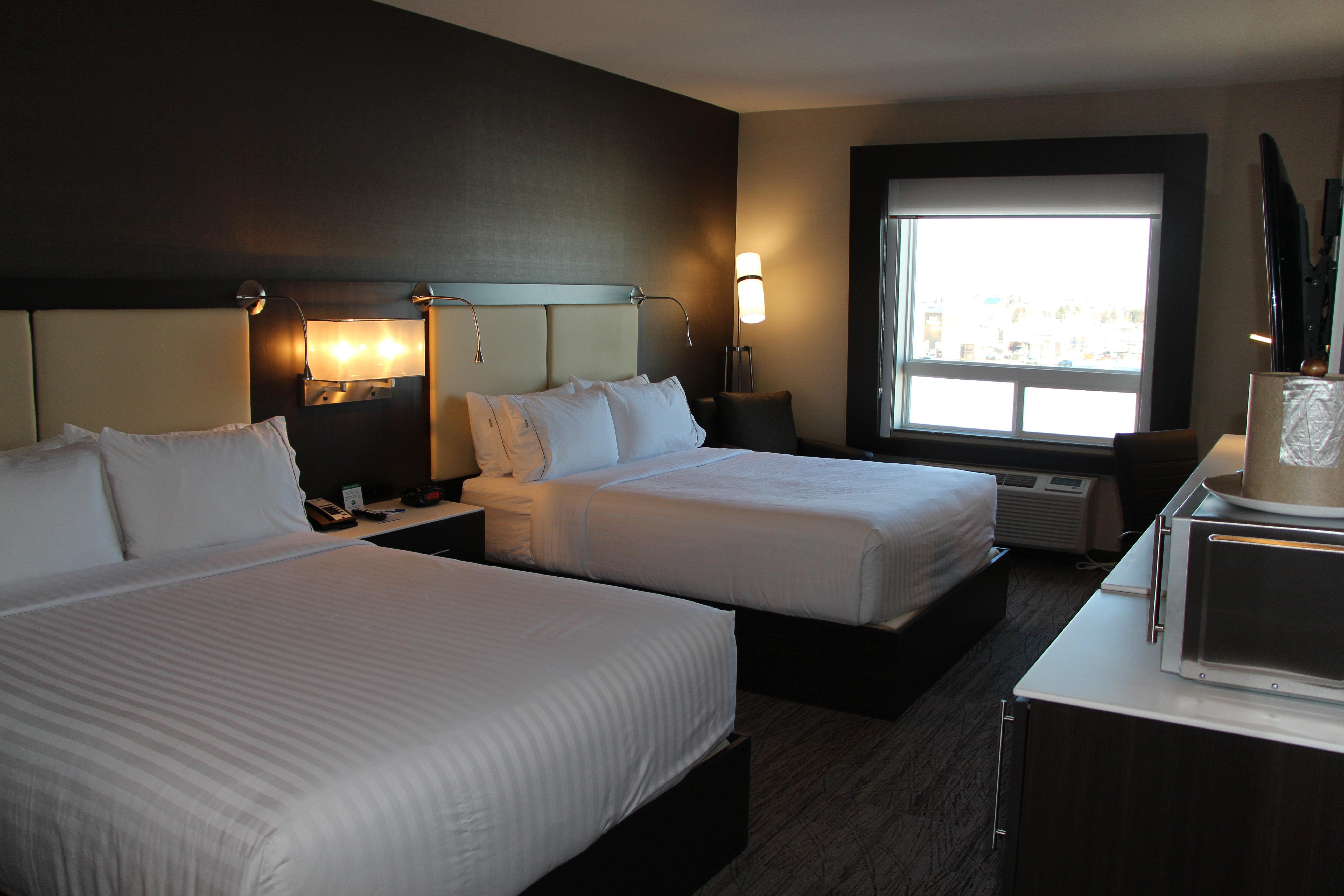 Holiday Inn Express & Suites Cold Lake By Ihg Esterno foto