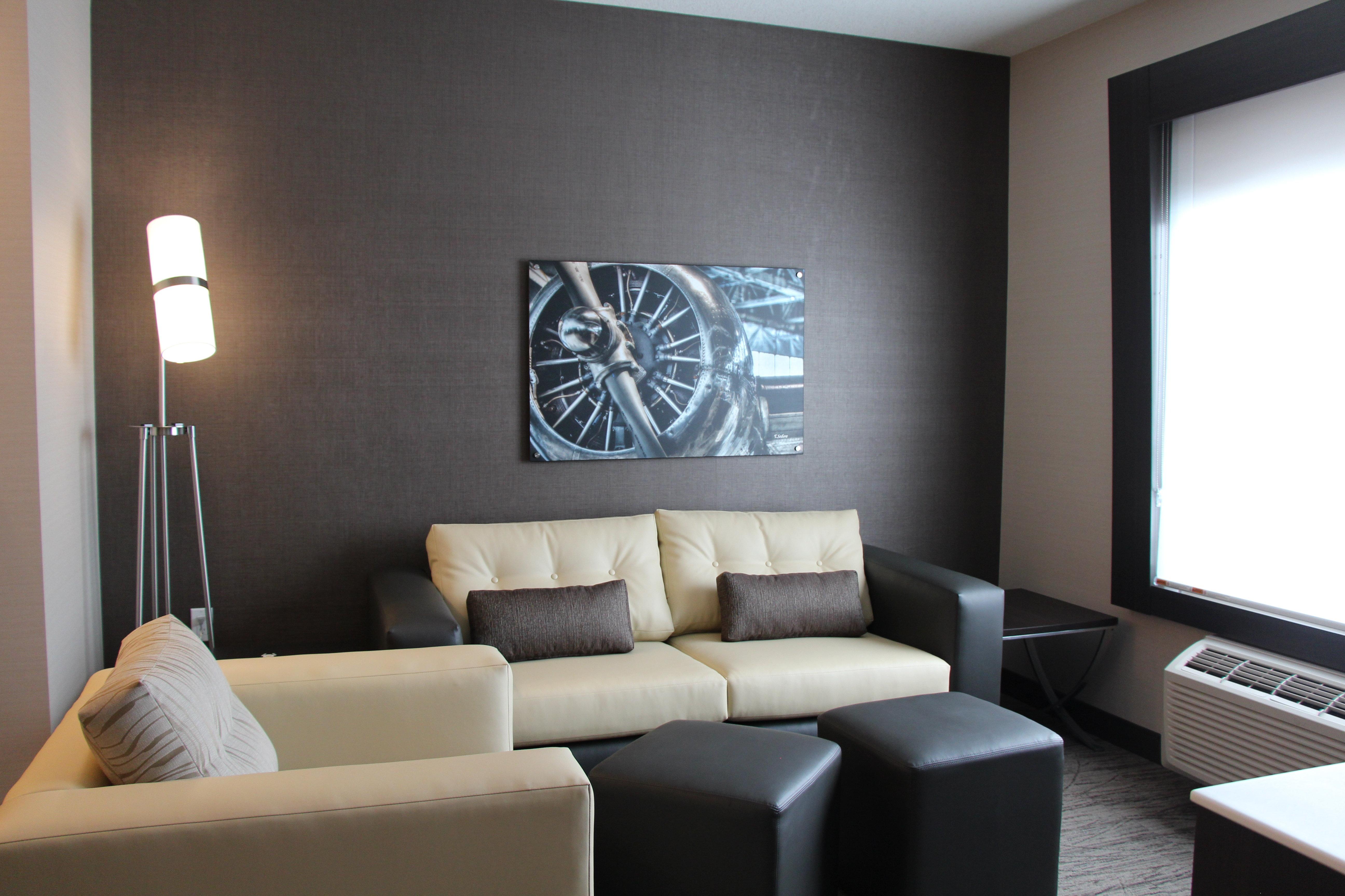 Holiday Inn Express & Suites Cold Lake By Ihg Esterno foto