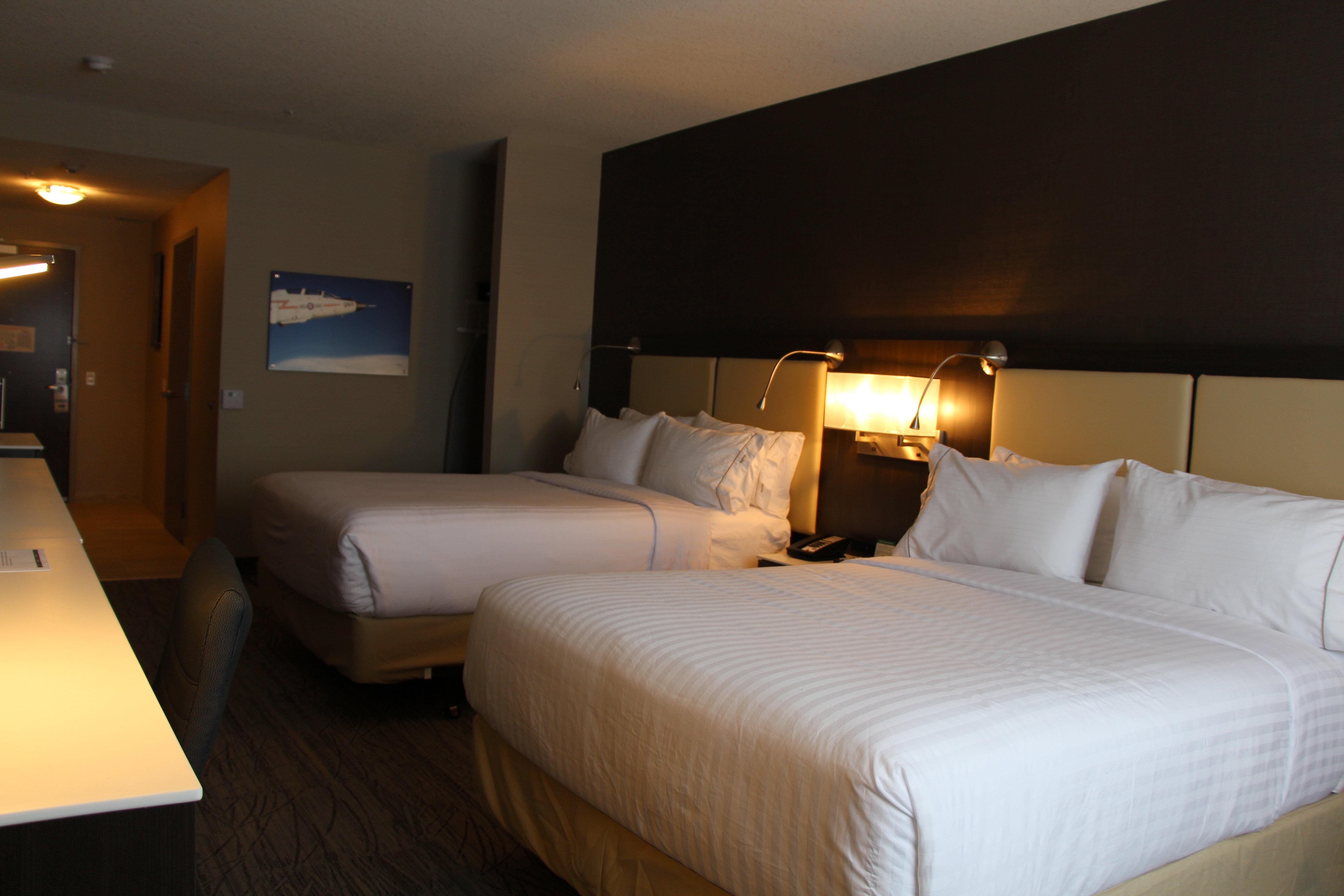 Holiday Inn Express & Suites Cold Lake By Ihg Esterno foto