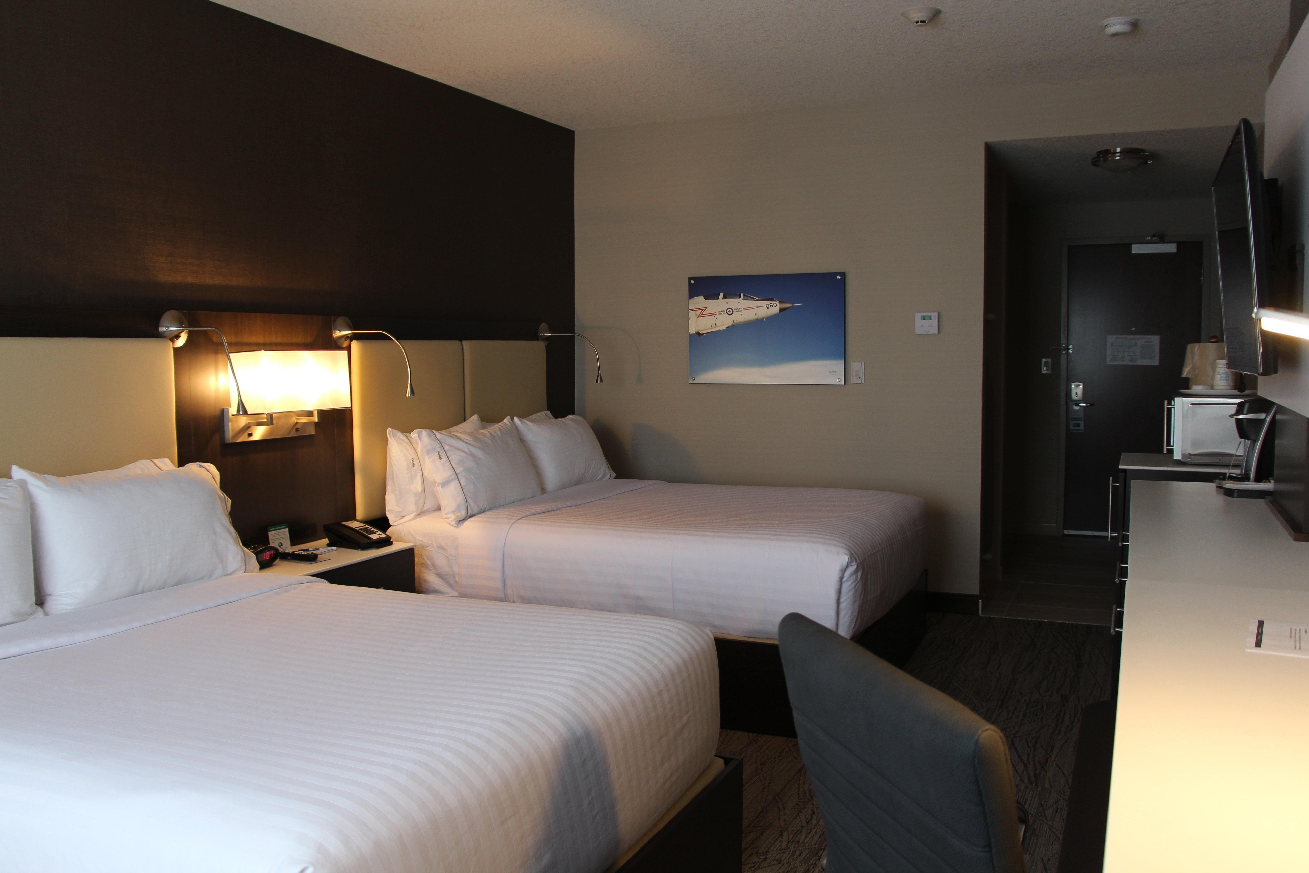 Holiday Inn Express & Suites Cold Lake By Ihg Esterno foto