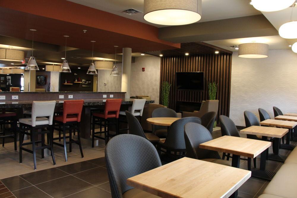 Holiday Inn Express & Suites Cold Lake By Ihg Esterno foto