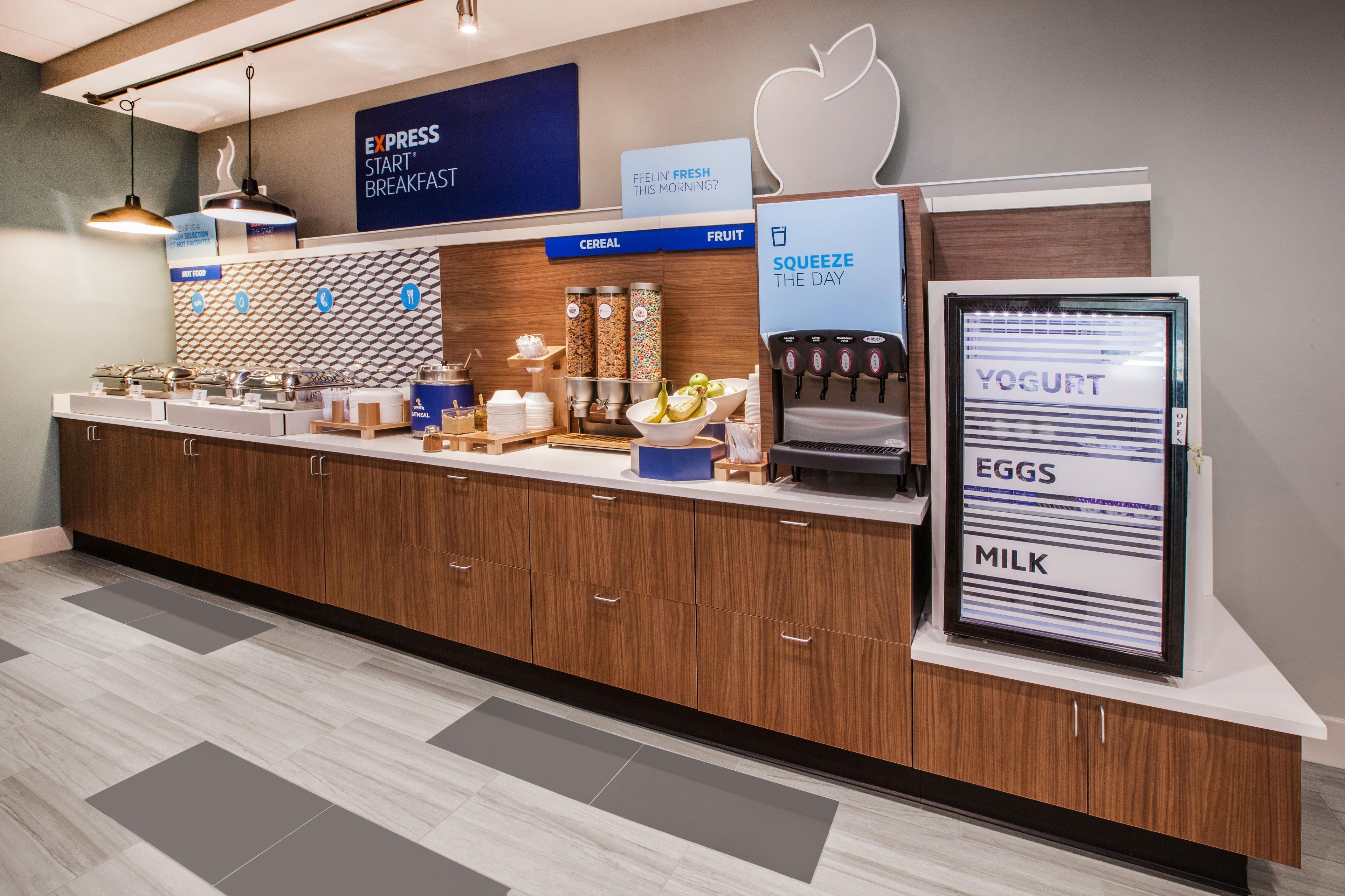 Holiday Inn Express & Suites Cold Lake By Ihg Esterno foto