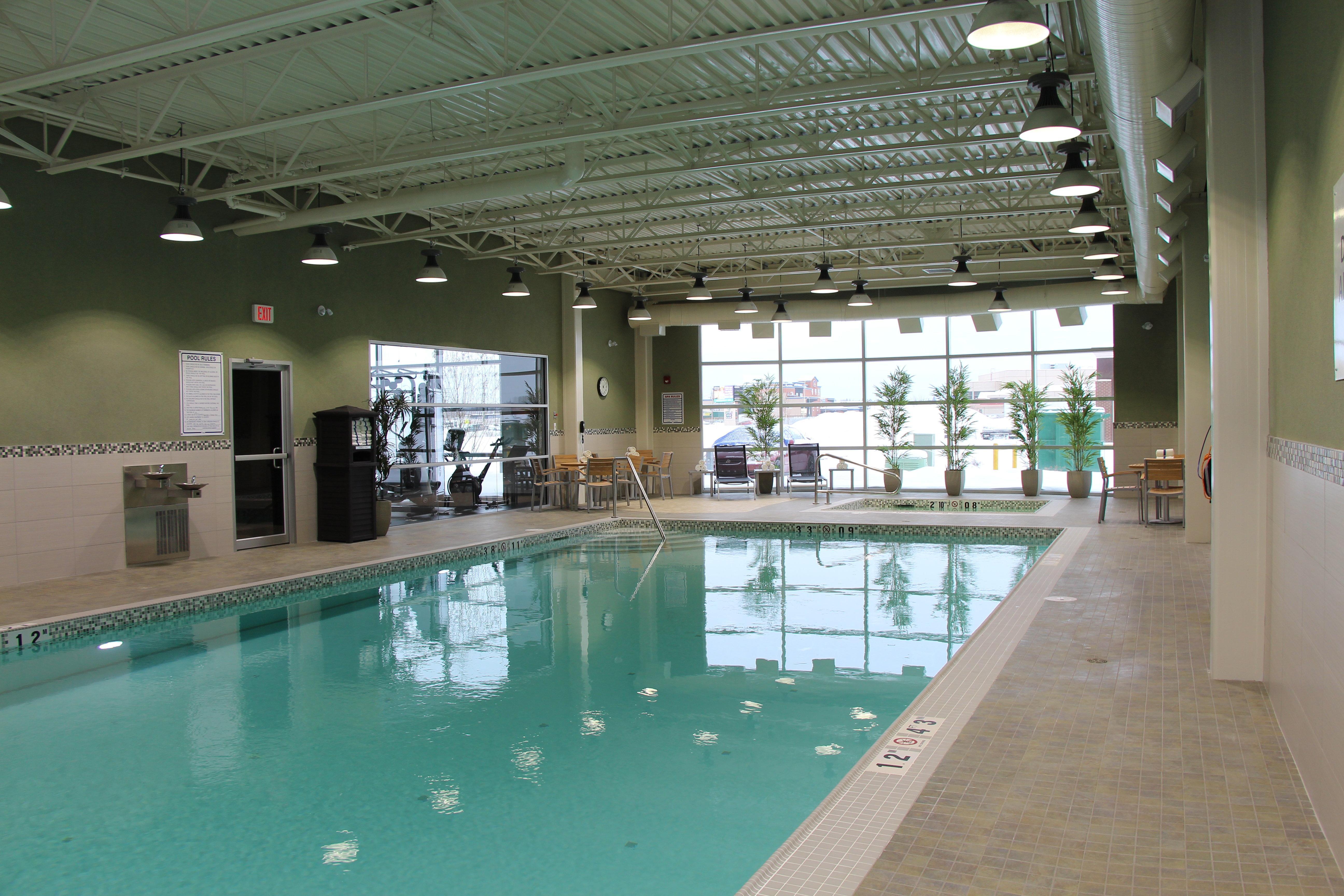 Holiday Inn Express & Suites Cold Lake By Ihg Esterno foto