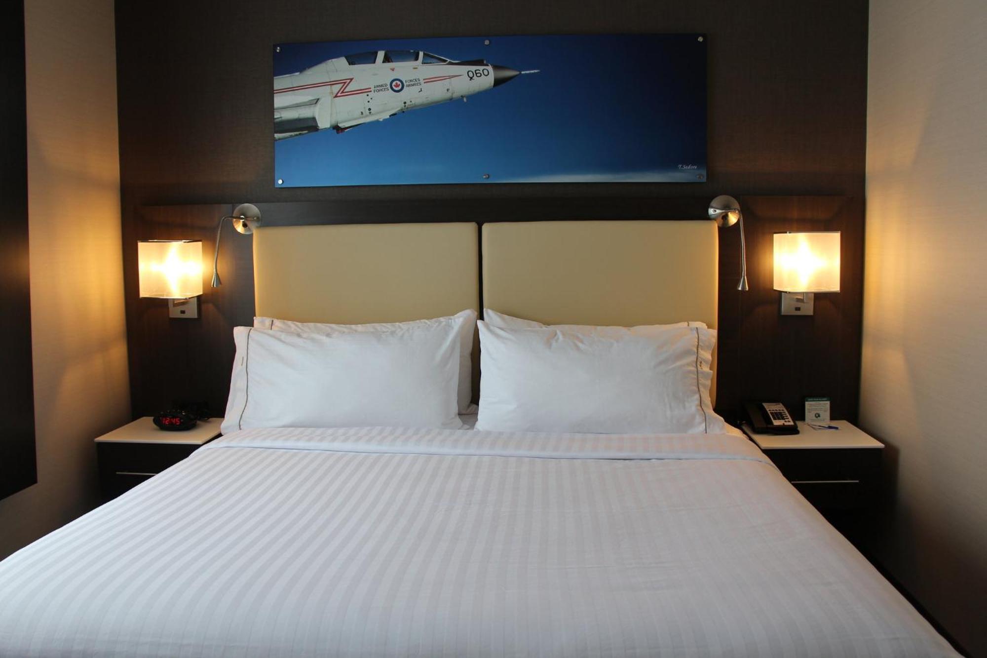 Holiday Inn Express & Suites Cold Lake By Ihg Esterno foto