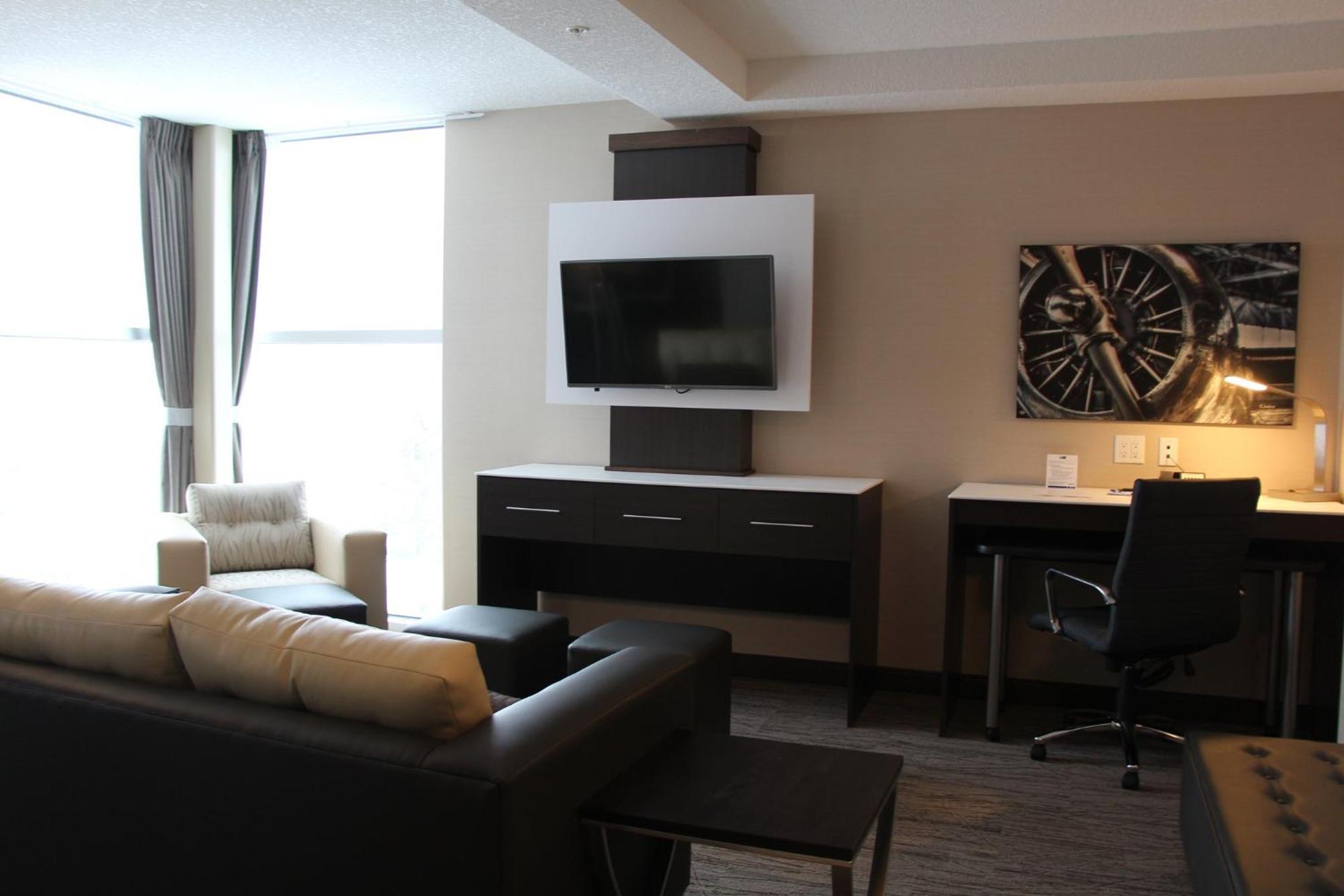 Holiday Inn Express & Suites Cold Lake By Ihg Esterno foto
