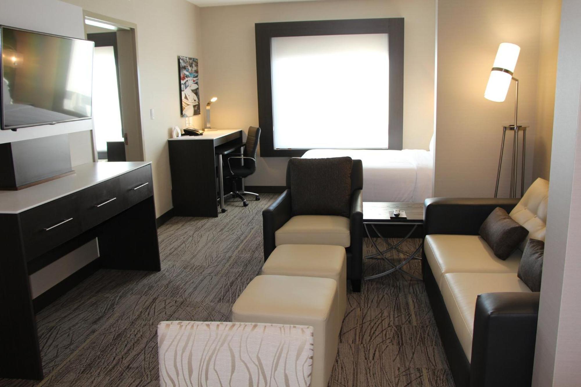 Holiday Inn Express & Suites Cold Lake By Ihg Esterno foto