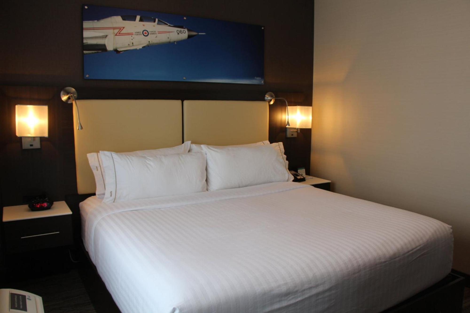Holiday Inn Express & Suites Cold Lake By Ihg Esterno foto